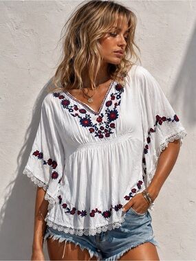 Vintage Top Embroidered Floral Lace Cream White Blue‎ Red Boho 70s Size Medium